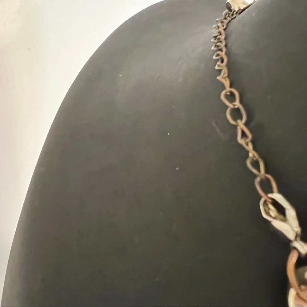 VINTAGE GOLD TONE LIGHTWEIGHT PLASTIC CHOKER‎ CHAIN NECKLACE